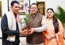 Akshay Kumar meets CM Dhami in Dehradun to boost Uttarakhand film shoots