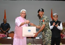अमरनाथ यात्रा 2026: 4.80 लाख श्रद्धालुओं के दर्शन के बाद एलजी मनोज सिन्हा ने 'टीम जम्मू-कश्मीर' को किया सम्मानित