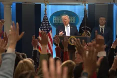 ट्रंप का बड़ा दावा: अमेरिका होर्मुज जलडमरूमध्य में सभी जहाजों को करेगा रोक