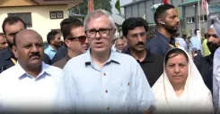 अमेरिकी राजदूत के कश्मीर दौरे पर उमर अब्दुल्ला: 'हमारे मुद्दों का हल वाशिंगटन नहीं, दिल्ली देगी'