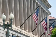 अमेरिका ने 60 देशों में जबरन मजदूरी पर जांच का किया आगाज