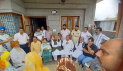 What unites India and Pakistan amid floods?