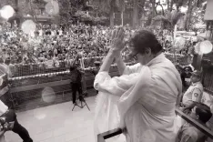 Did Amitabh Bachchan Just Share an Emotional Message with His Fans?
