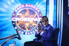 Amitabh Bachchan watches late-night matches with headphones to spare Jaya