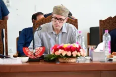 अनंतनाग: सीएम उमर अब्दुल्ला ने राहत कार्यों का लिया जायजा, तेजी से पुनर्वास के निर्देश