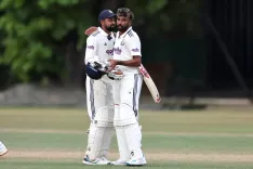 सिराज की अंतिम ओवर में 'छक्कों की हैट्रिक', भारत ने वार्म-अप मैच 6 विकेट से जीता