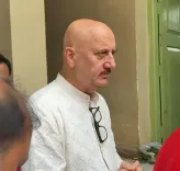 Anupam Kher visits Kalighat Kali Temple, prays for fans' health and peace