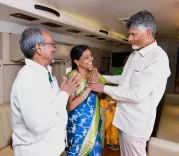 AP CM Chandrababu Naidu honours weaver family for handloom portrait