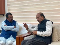 विजय गोयल का BJP सरकार पर हमला: 'MCD अफसर निकम्मे, जनप्रतिनिधि गलियों में धक्के खा रहे'