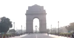 क्या एक्यूआई ने बढ़ाई चिंता? एनसीआर में गाजियाबाद और नोएडा समेत दिल्ली के कई इलाके रेड जोन में शामिल