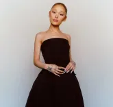 Did Ariana Grande Cry During the Fitting for a 73-Year-Old Dress?