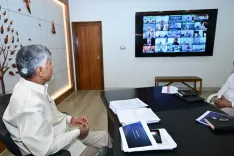 चक्रवात 'अर्नब' का आंध्र तट पर दस्तक, CM नायडू ने रात भर की समीक्षा; कोनासीमा में 6 हज़ार खंभे गिरे