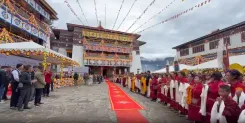 भगवान बुद्ध के पवित्र अवशेष तवांग पहुंचे, मंत्री शेखावत और CM पेमा खांडू ने किए दर्शन