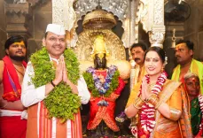 आषाढ़ी एकादशी 2025: CM फडणवीस ने पंढरपुर में की पूजा, मेयर रितु तावड़े ने वडाला मंदिर में किया महाअभिषेक