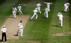 क्या एशेज 2005 ने इंग्लैंड को लगातार 8 सीरीज हारने के बाद जीत का अनुभव कराया?