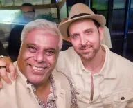 Did Ashish Vidyarthi Just Meet Hrithik Roshan After 25 Years?