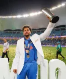 एशिया कप : यूएई के खिलाफ कुलदीप यादव को मिलेगा मौका? जानिए क्या बोले भारतीय कोच