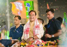 असम एग्जिट पोल 2026: भाजपा गठबंधन को 102-111 सीटें, तीसरी बार सत्ता में वापसी के संकेत