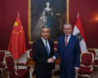 ऑस्ट्रियाई राष्ट्रपति ने चीनी विदेश मंत्री से मुलाकात की