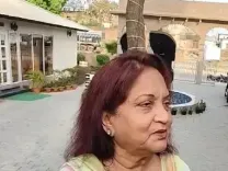 अयोध्या की धरती पर कदम रखते ही इमोशनल हुईं आनंद रामानंद सागर की पत्नी निशा, सीएम योगी को दिया विकास का श्रेय