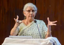 क्या केंद्रीय वित्त मंत्री सीतारमण अयोध्या पहुंचीं? यूपी सरकार के मंत्रियों ने किया उनका स्वागत