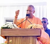 योगी आदित्यनाथ का कांग्रेस-सपा पर हमला: 'बम बनाने पर आपत्ति नहीं, शिवभक्तों की बम-बम से थी तकलीफ'