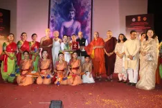 ढाका में आषाढ़ी पूर्णिमा पर 'नमो बुद्धाय' की मंच प्रस्तुति, भारतीय उच्चायुक्त दिनेश त्रिवेदी हुए शामिल