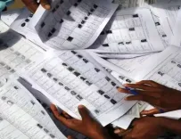 बरेली में मतदाता सूची पुनरीक्षण अभियान: डीएम अविनाश सिंह ने किया मतदान केंद्रों का निरीक्षण, 24 अक्टूबर को फिर चलेगा अभियान