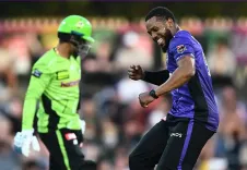 क्या बीबीएल में हरिकेंस ने थंडर्स को हराकर शानदार शुरुआत की?