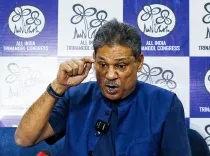 बीसीसीआई को कीर्ति आजाद की चेतावनी: ओल्ड ट्रैफर्ड टी20 में डूरेक्स विज्ञापन पर संसद में उठाएंगे सवाल