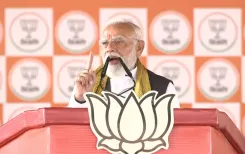 पीएम मोदी ने बंगाल की जनता को दी 6 गारंटियां- 'हर रेप केस का खोला जाएगा फाइल, कर्मचारियों के लिए 7वां वेतन आयोग'