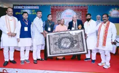 क्या भदोही में अंतरराष्ट्रीय कालीन मेला शुरू होते ही सीएम ने टैरिफ पर क्या कहा?