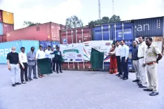 भारत-यूके सीईटीए लागू: हैदराबाद और अहमदाबाद से यूके के लिए पहली निर्यात खेप रवाना