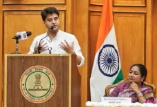 भारत लोकतंत्र की जननी है, इसके सपनों को साकार करना हमारी जिम्मेदारी : सिंधिया 