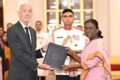 भारत में EU राजदूत जीन-एरिक पाकेट ने राष्ट्रपति द्रौपदी मुर्मु को सौंपा परिचय पत्र, व्यापार-रक्षा साझेदारी पर जोर