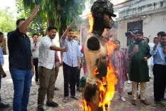 क्या आम आदमी पार्टी ने भारत-पाकिस्तान क्रिकेट मैच का विरोध किया? पाकिस्तानी क्रिकेटर का पुतला जलाया!