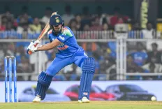 शुभमन गिल का भारत में लगातार तीसरा वनडे शतक, 62 गेंदों में पूरा किया सैकड़ा; रिकॉर्ड बुक में नई इबारत