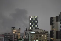 ईरान में भारतीय नागरिकों के लिए भारतीय दूतावास की चेतावनी: सीमा पार न करें