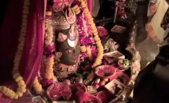 महाकालेश्वर मंदिर में श्रावण द्वादशी पर भव्य भस्म आरती, रजत चंद्र-त्रिशूल और मेवे से हुआ बाबा का दिव्य शृंगार