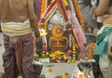 उज्जैन महाकालेश्वर मंदिर में भस्म आरती: राजा स्वरूप में सजे बाबा महाकाल, श्रद्धालुओं की उमड़ी भीड़