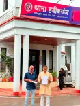 भोपाल की अरेरा कॉलोनी में 'गायब फुटपाथ' की शिकायत, हबीबगंज थाने पहुँचा मामला