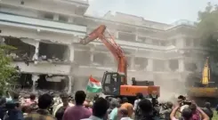 भोपाल में ड्रग तस्करी, रेप और ब्लैकमेलिंग के आरोपी की संपत्ति पर चल रहा बुलडोजर