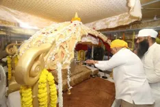 Why did Bhupendra Patel pray on Guru Nanak Jayanti in Gandhinagar?