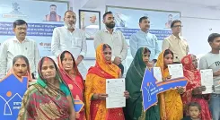 बिहार में PM आवास योजना: 2.35 लाख परिवारों को मिला पक्का घर, मोतिहारी में चाबी सौंपकर मनाया गृह-प्रवेश उत्सव