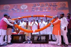 क्या बिहार महागठबंधन में सीट शेयरिंग का पेंच फंसा है, एनडीए ने मोतिहारी प्रत्याशी का नाम घोषित किया?