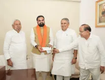 Bihar CM briefs Nitish Kumar on flood crisis and relief ops