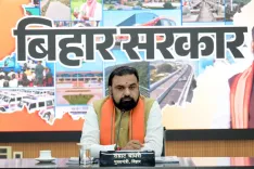 Bihar CM chairs land redevelopment review in Patna