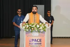 Bihar CM Directs Depts to Adopt Innovation for Public Good