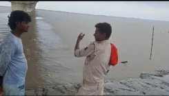 गंडक नदी में बहते मिले मानव व पशु शव, गोपालगंज डीएम ने दिए निस्तारण के आदेश