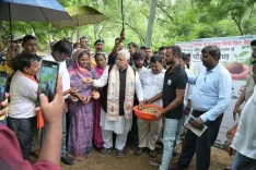 रामशिला पहाड़ी पर सीड बॉल अभियान: विधानसभा अध्यक्ष डॉ. प्रेम कुमार ने गया में पर्यावरण संरक्षण का आह्वान किया